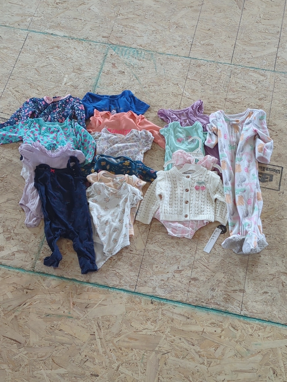 Baby Girls 3mo-18mo One-Piece & Bodysuit Set
